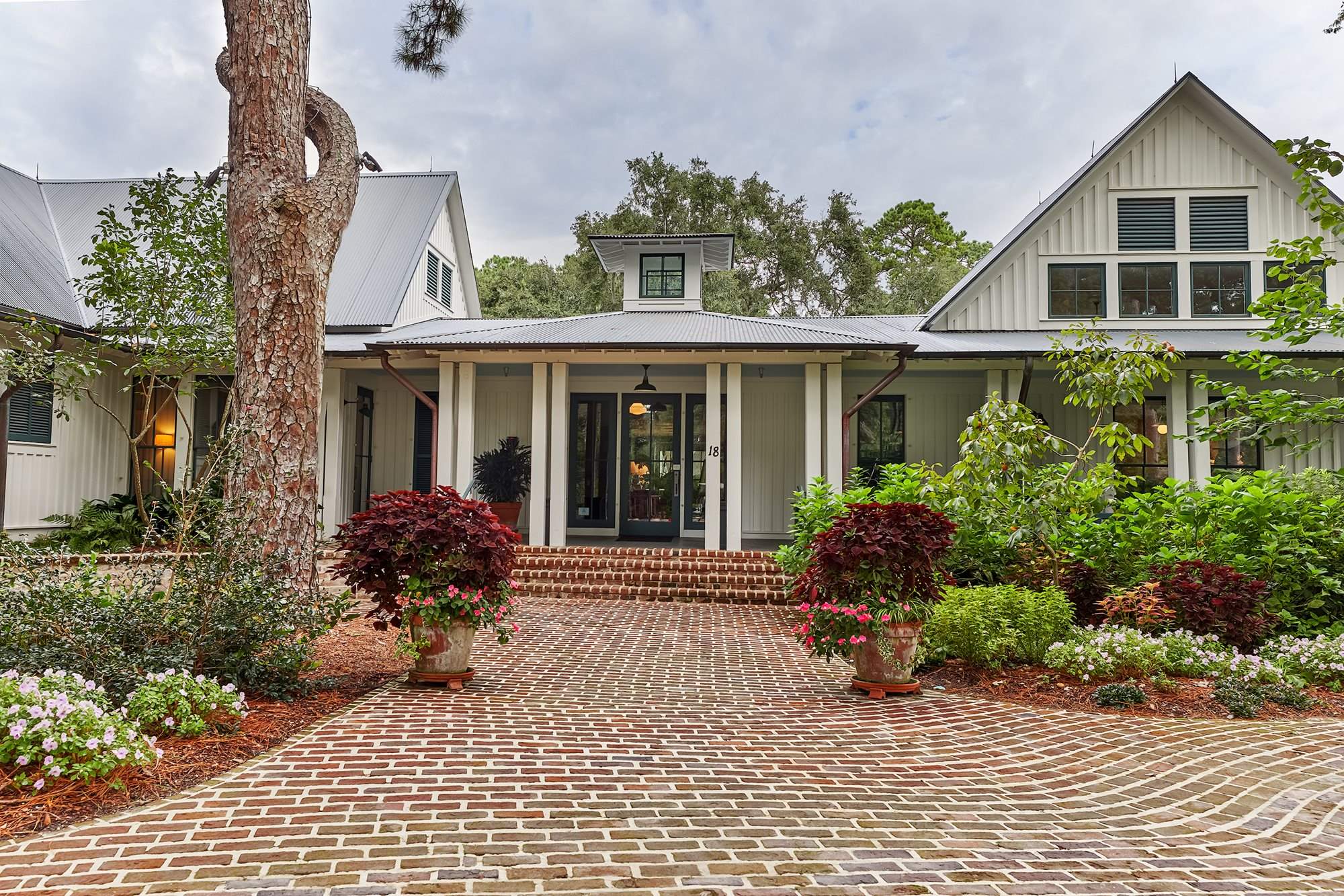 Clubhouse-Entrance-Wide-Web